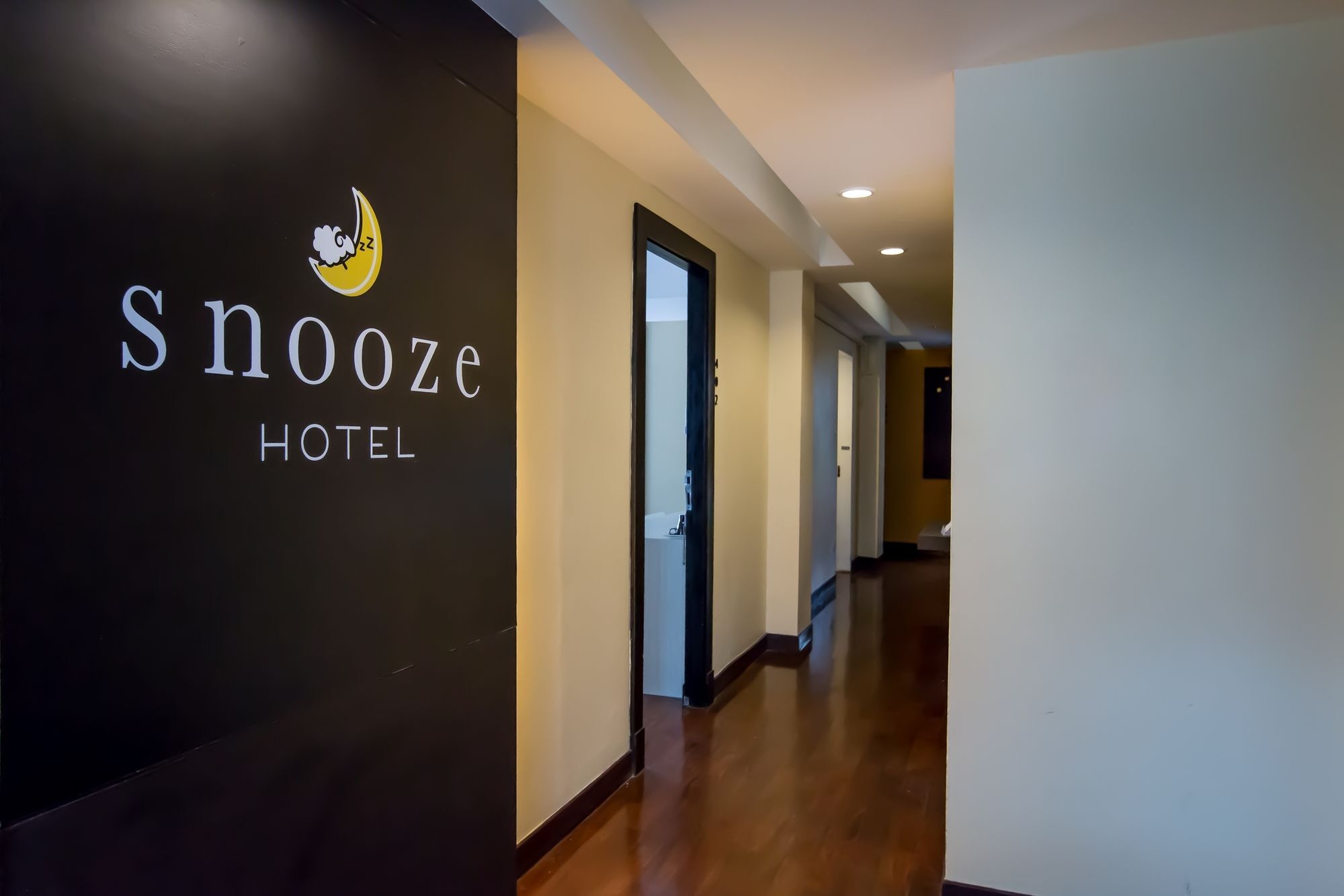 Snooze Hotel Thonglor Bangkok Exterior foto